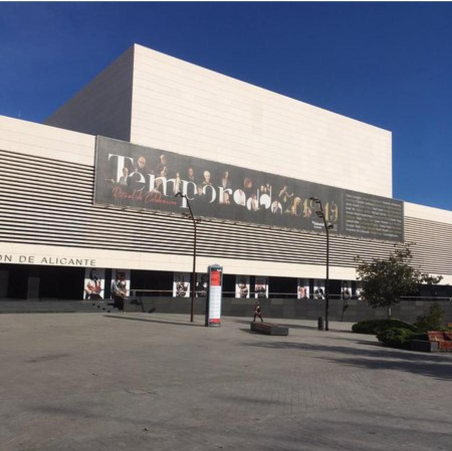 Estudio B Cerca De La Plaza De Toros Alicante Exteriör bild